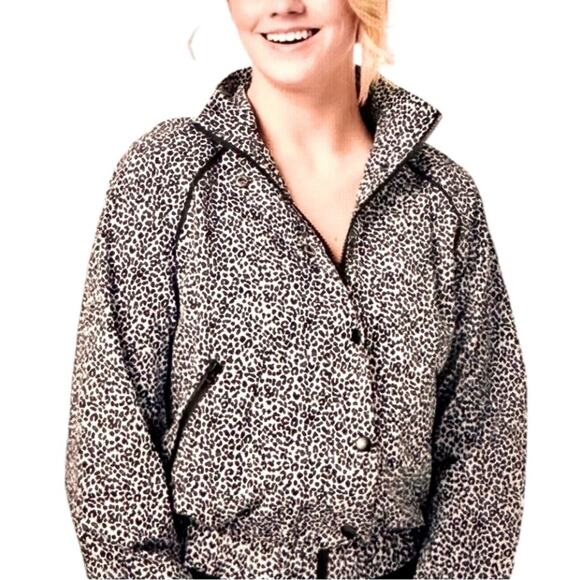 NWOT Allfenix Cropped Women's Jacket, M, Black Leopard with Zip Snap Closure. - Picture 1 of 8